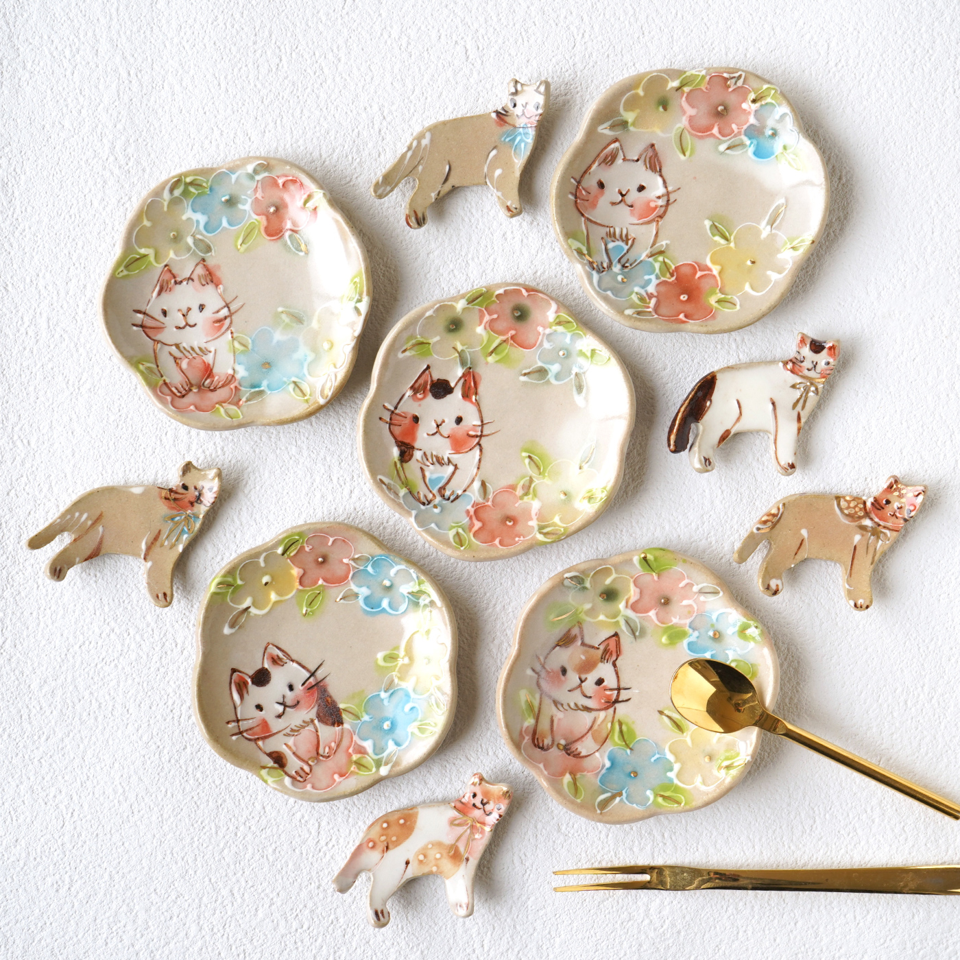 猫の皿や鉢がかわいい食器 内藤加奈子（ないとうかなこ）の作家作品