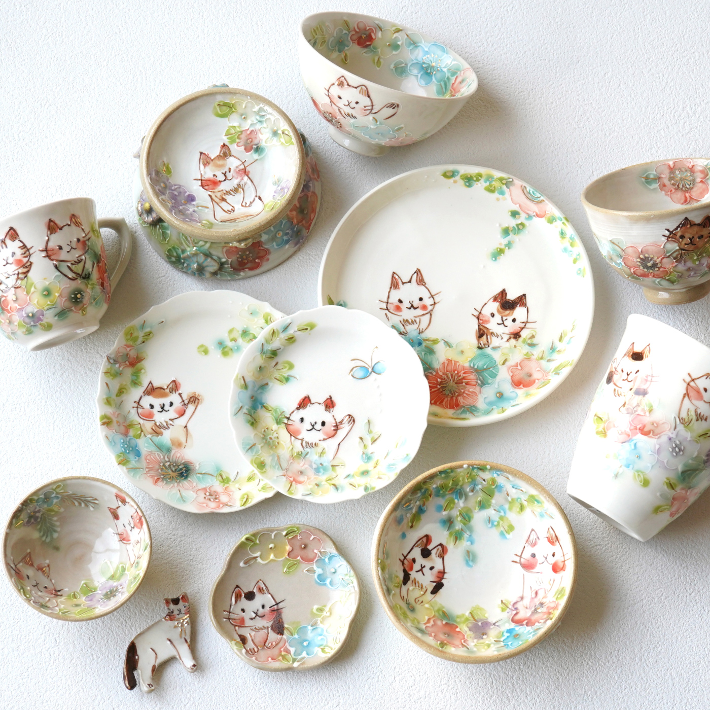 猫の皿や鉢がかわいい食器 内藤加奈子（ないとうかなこ）の作家作品