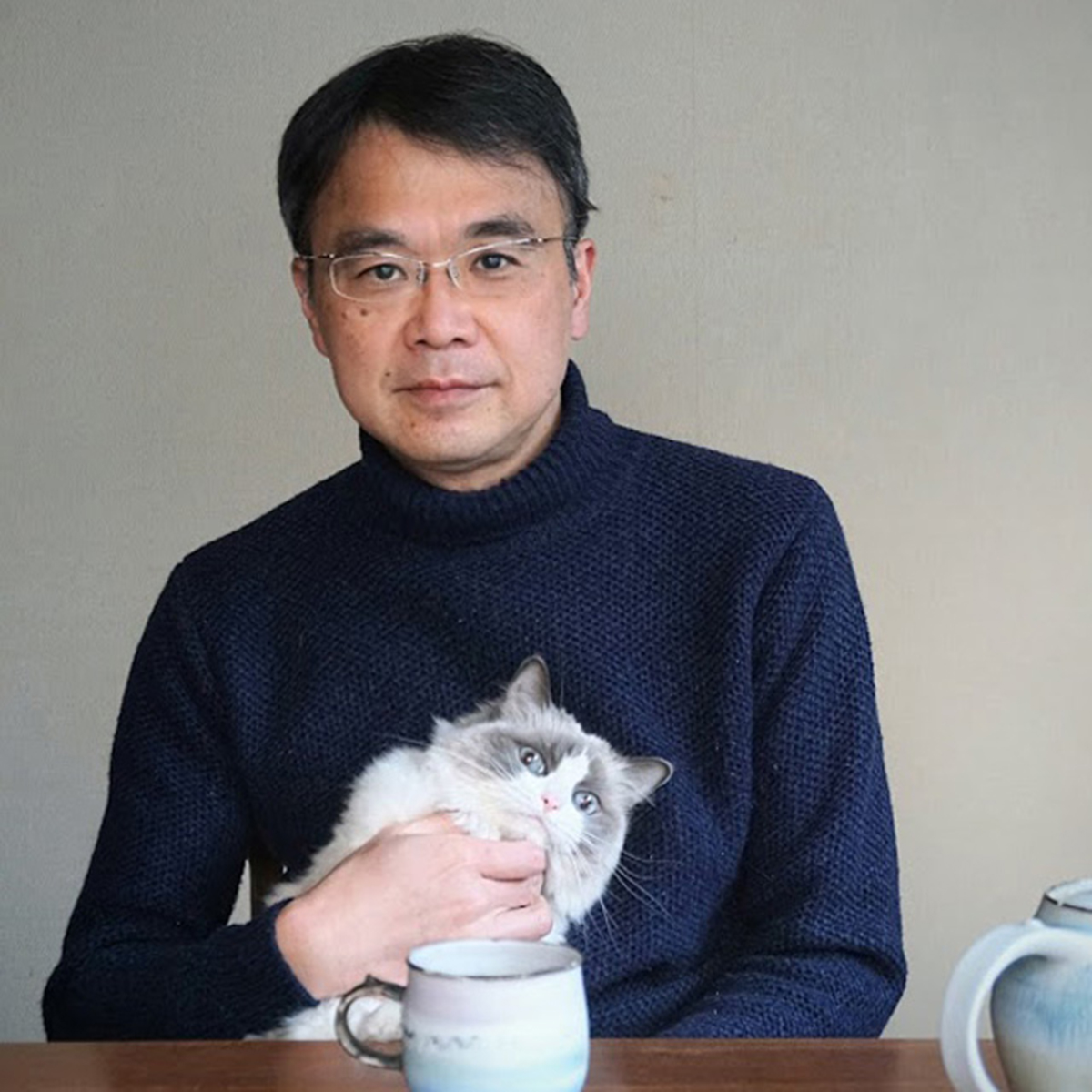 猫と作家のプロフィール