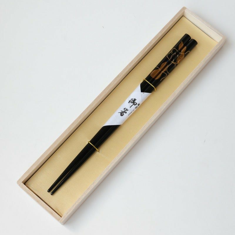 輪島（石川県） 【輪島のお箸】手描き蒔絵箸 氷梅 黒（桐箱入）〈1膳
