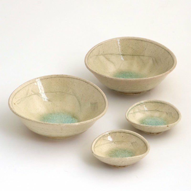 灰釉草文（はいゆうそうもん） 灰釉草文 刺身揃 〈大2個・小2個〉 美濃 