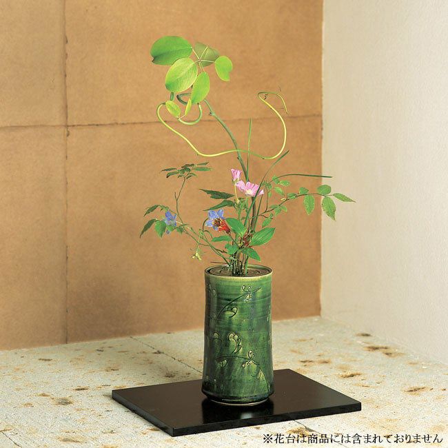 信楽焼 花瓶 花入れ 草花彫 高さ２３cm - 花瓶