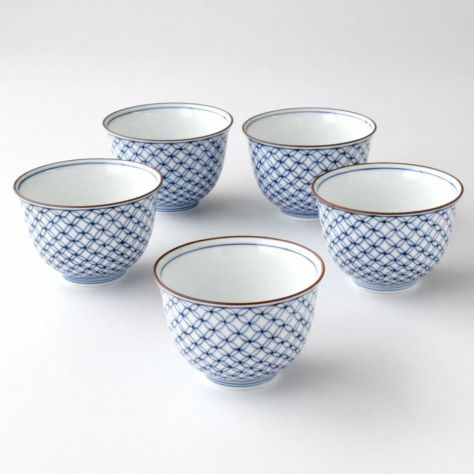 染付七宝文 お茶呑茶碗（桐箱入）〈5個〉 波佐見焼