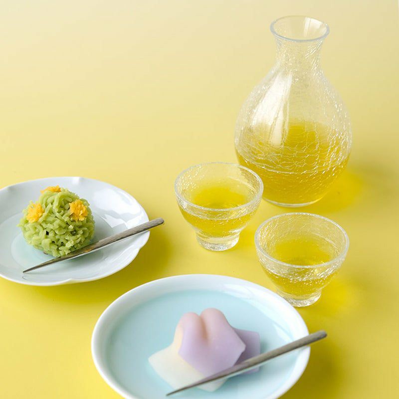 玄関先迄納品 氷を入れ焼酎を注ぐ 軽く回転させれば素早く冷えて 不思議なほどおいしく飲めるうつわ 禁断の器