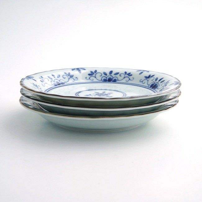 シリーズ以外・その他 【SALE】染付花つなぎ 取り皿〈3枚〉 美濃 シリーズ以外・その他 【SALE】染付花つなぎ 取り皿〈3枚〉 美濃