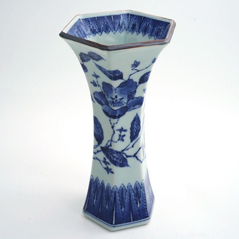 美品たち吉 花瓶 青花折枝椿文双耳扁壺纏枝花卉紋の 美品たち吉 花瓶 青花折枝椿文双耳扁壺纏枝花卉紋の
