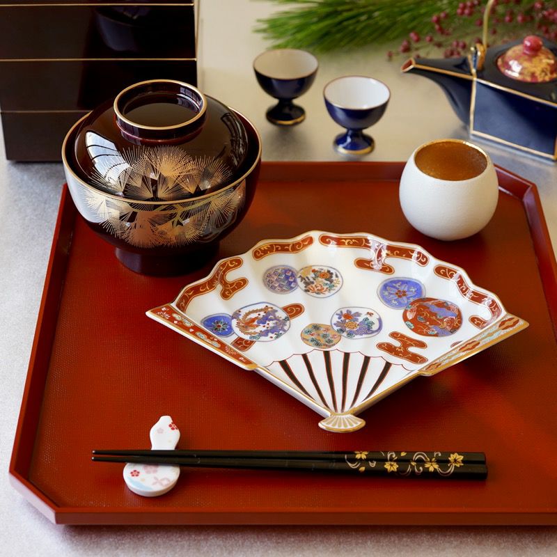 大皿・盛皿（約24cm～） 【波佐見焼】赤濃鳳凰 扇皿〈1枚〉 |皿や鉢