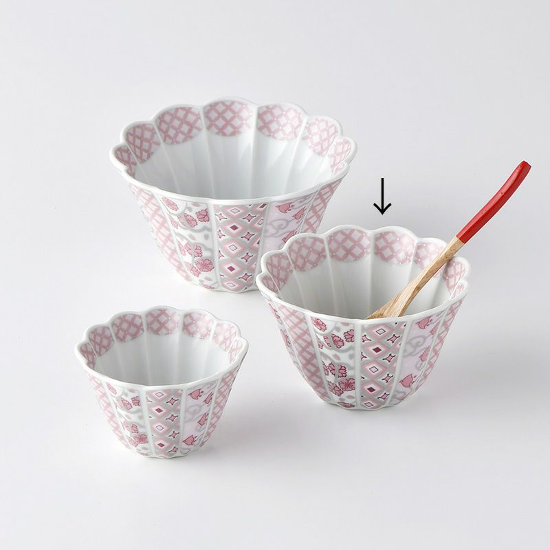 陶器製 花柄 置物 白 ピンク　鈴 花離宮シリーズ 【波佐見焼】花離宮 10cm ボウル（ピンク）〈1個〉 |皿