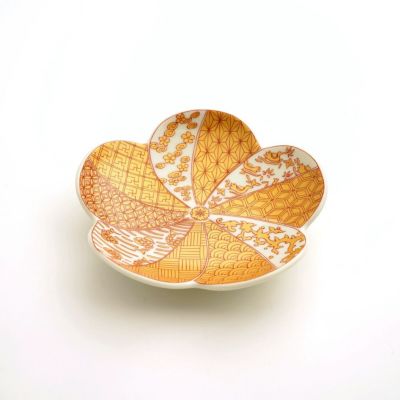 【新品未使用】有田焼 幸楽窯 金彩 三段重 有田焼・伊万里焼（佐賀県） 【有田焼 幸楽窯】錦金彩祥瑞捻梅形 小