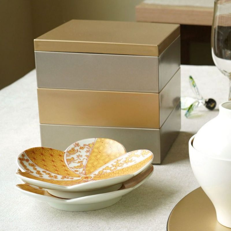 有田焼・伊万里焼（佐賀県） 【有田焼 幸楽窯】錦金彩祥瑞捻梅形 小