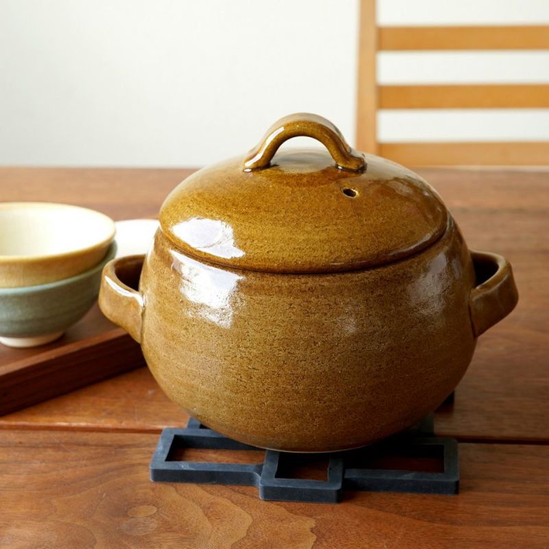 萬古焼（三重県） 【萬古焼】丸型ご飯釜 3合 アメ（直火のみ）〈1個