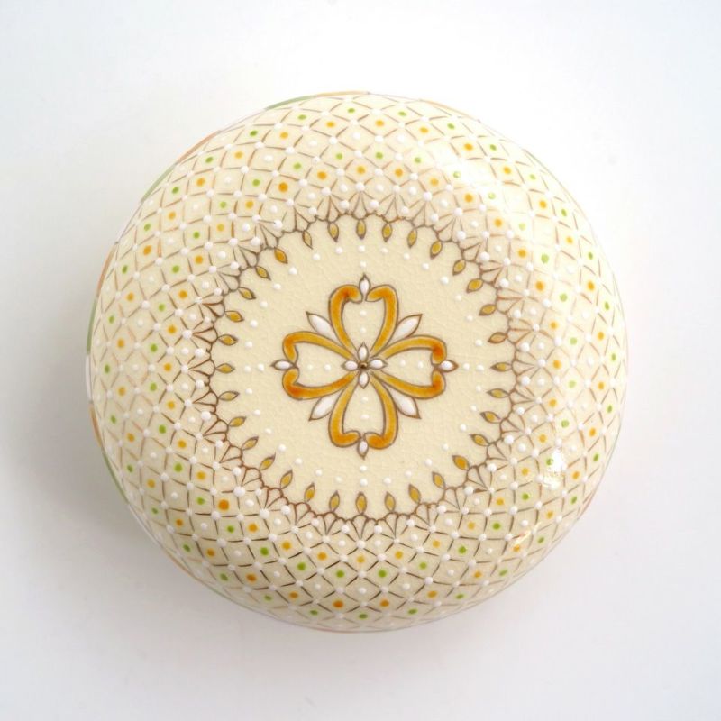 京薩摩　越田　コシダジャパン　金彩花尽絵図　中皿3枚セット　おまけ1枚付き 松村かなこ（まつむらかなこ） 【松村かなこ】京金彩蓋物（大）1〈1個