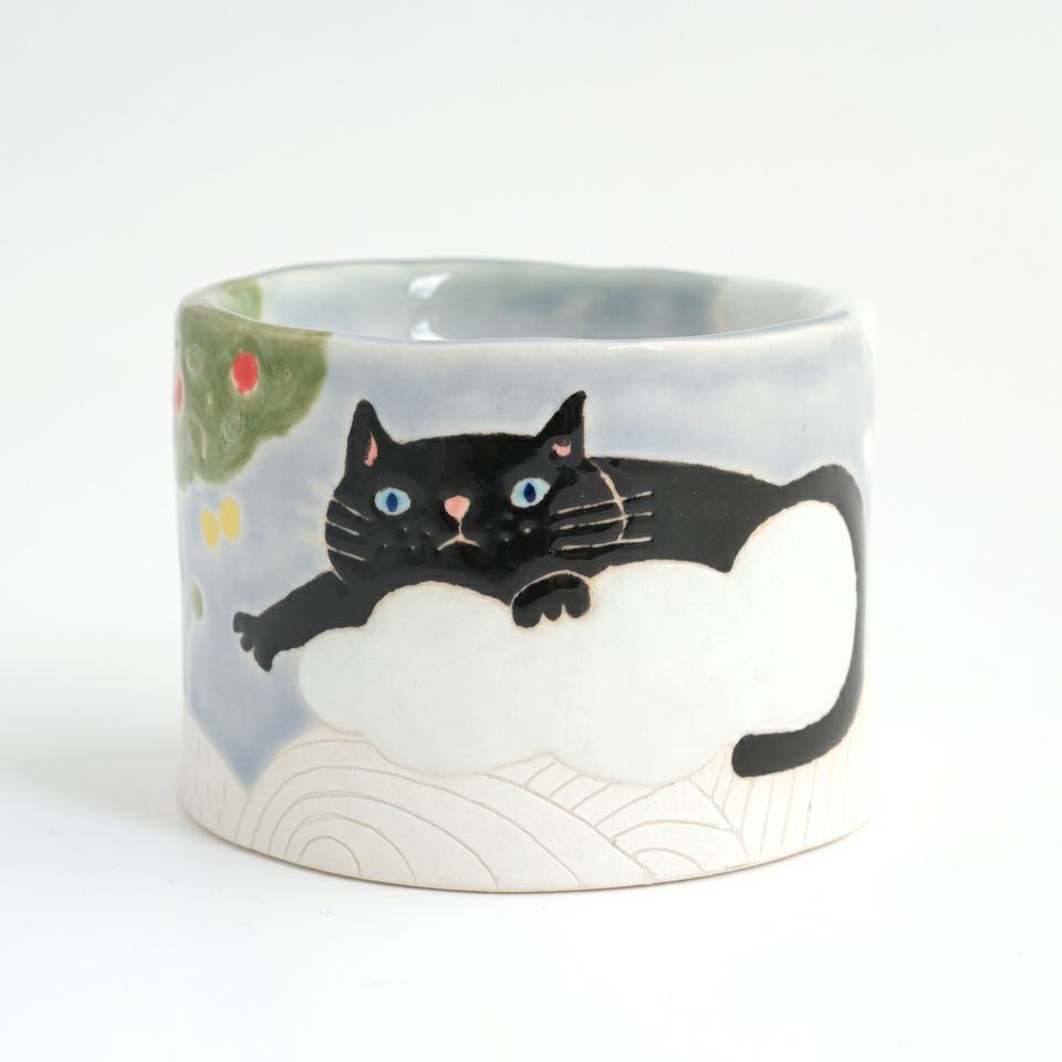 ねこ日和_ shuko* 【shuko*】高台にゃんこ 皿〈1個〉 |皿や鉢など和